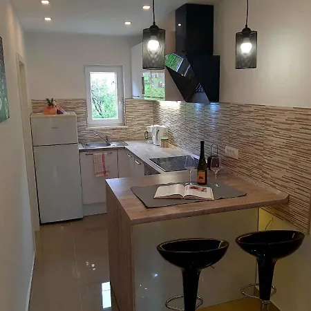 Apartman In 35929 *
