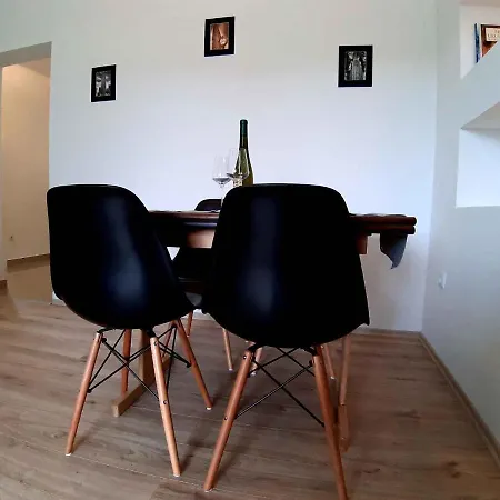 In 35929 Apartment *