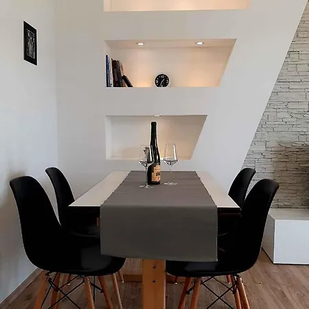 In 35929 Apartment *